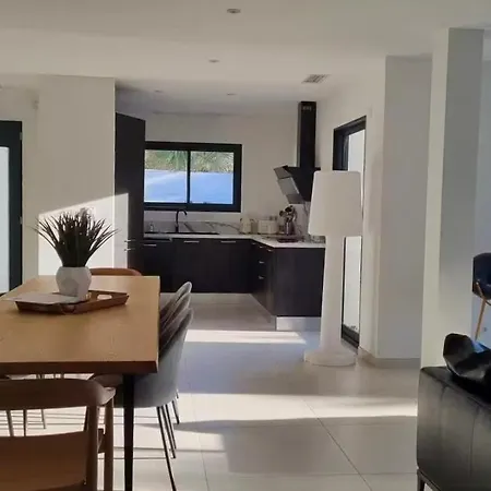Semesterbostad Stunning Family With Pool In Cap D'agde