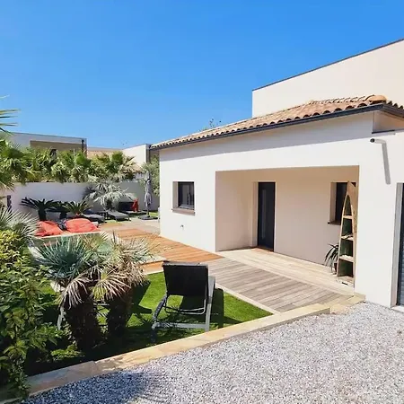 Stunning Family With Pool In Cap D'agde Agde