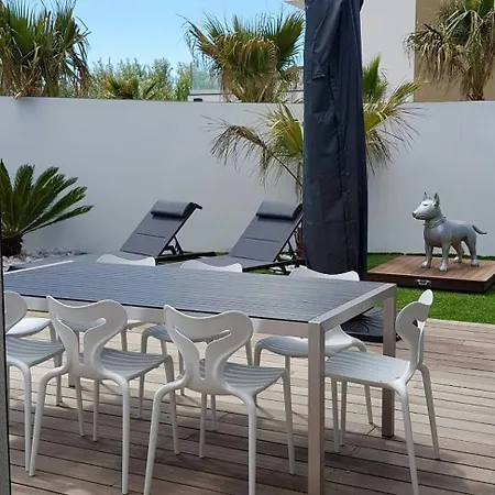 Stunning Family With Pool In Cap D'agde Semesterbostad