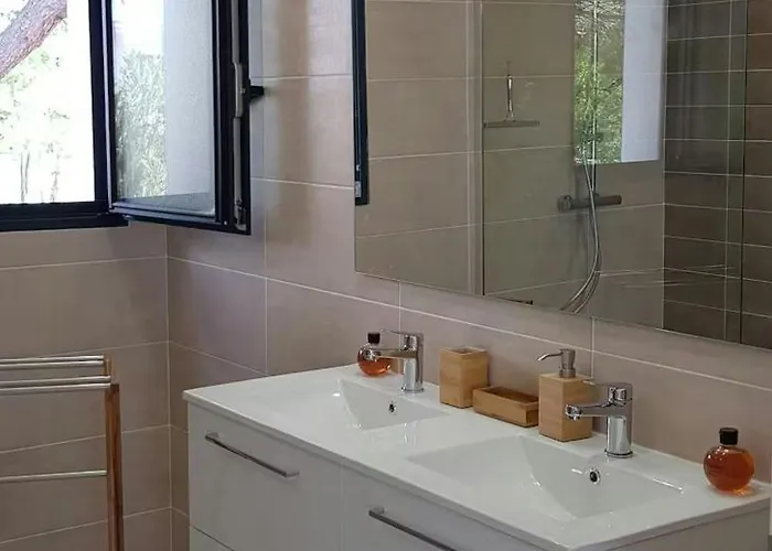 Semesterbostad Stunning Family With Pool In Cap D'agde *